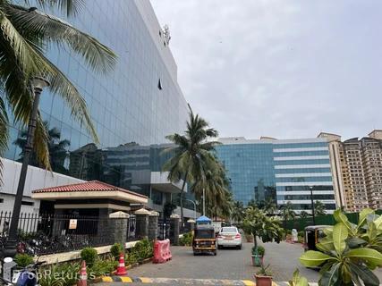 
                      Office in Malad West, Mumbai