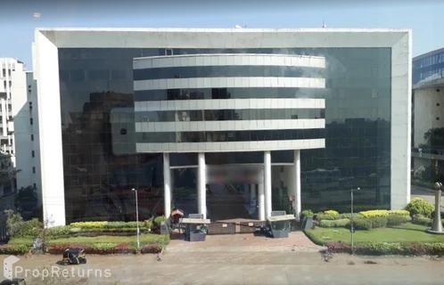 
                      Office in Malad West, Mumbai