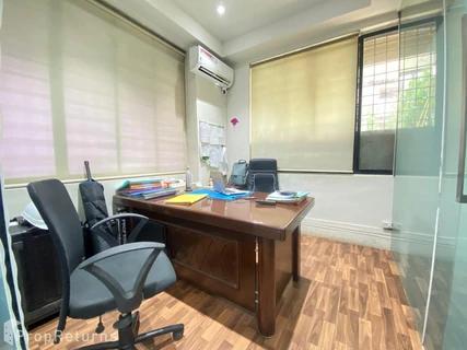 
                          Office in Goregaon East, Mumbai